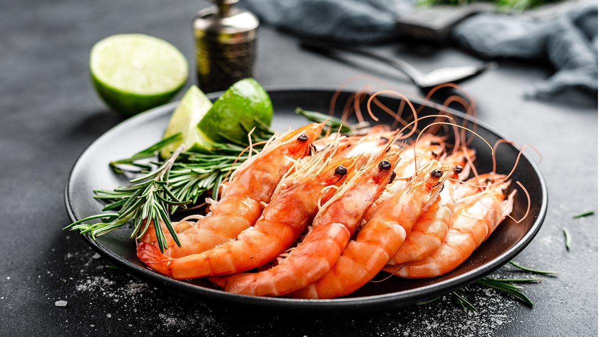 Article Cards Featured Image Boiled prawn shrimps on a plate