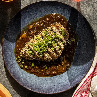 Tuna steak with honeybell fish sauce.